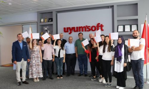 9. Uyum Akademi Başarı Sertifikaları Sahiplerine Verildi